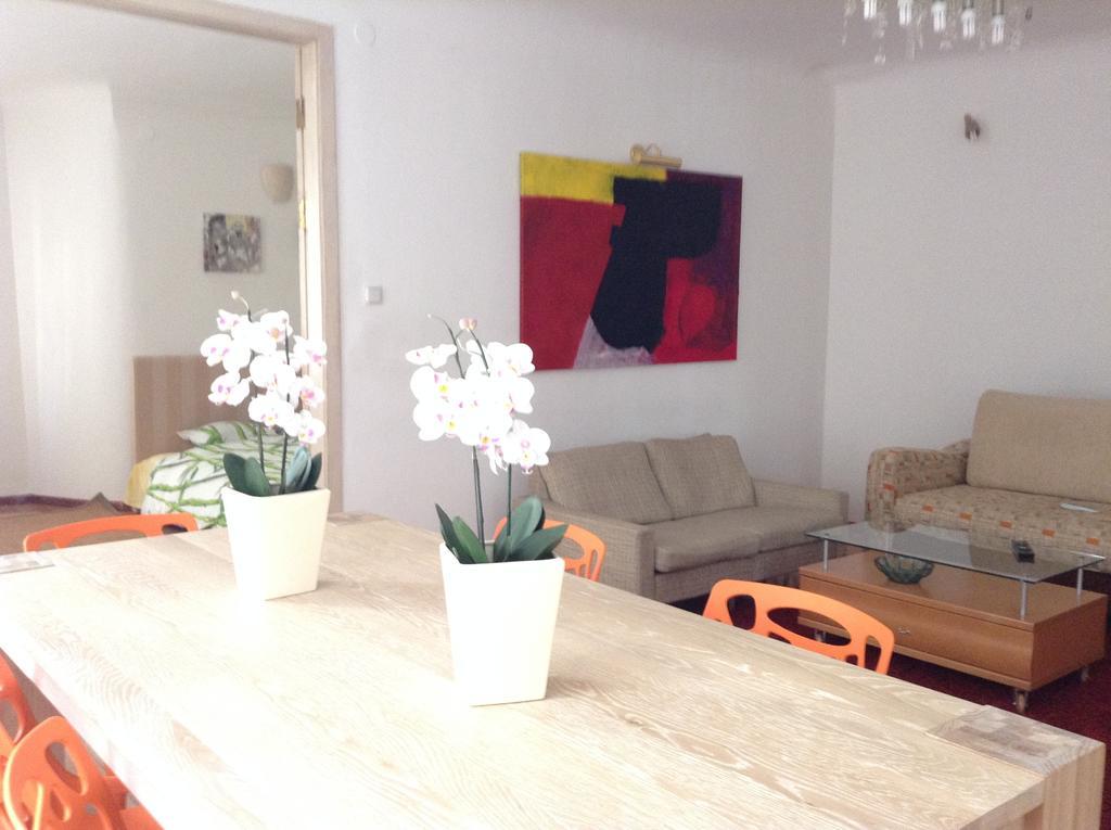 Ferienwohnung Cheap And Chic Riga Zimmer foto
