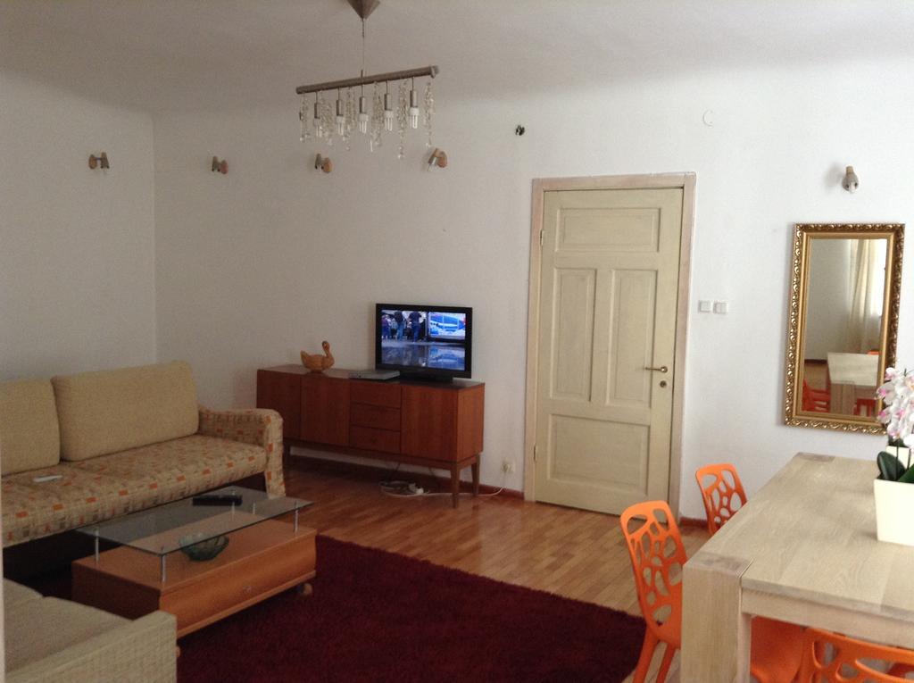 Ferienwohnung Cheap And Chic Riga Zimmer foto