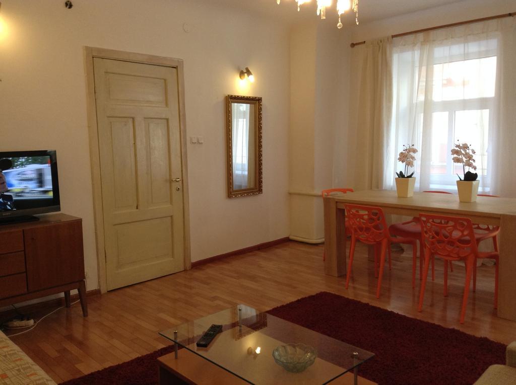 Ferienwohnung Cheap And Chic Riga Zimmer foto