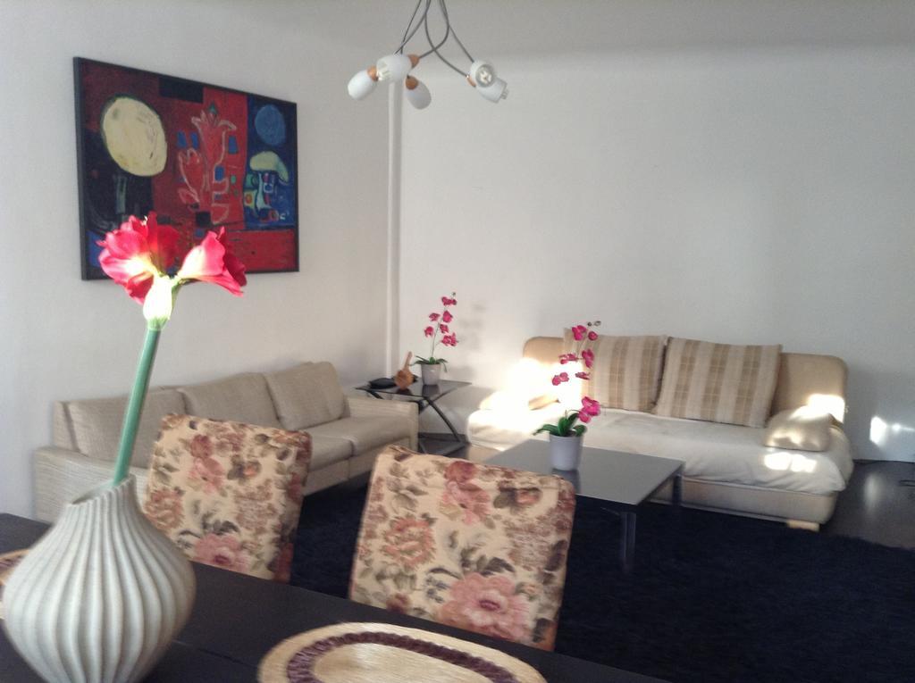 Ferienwohnung Cheap And Chic Riga Zimmer foto